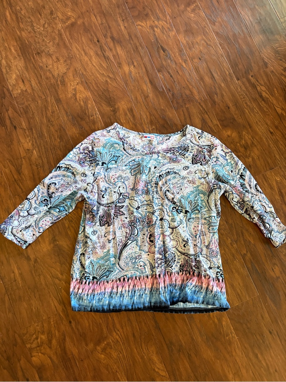 Paisley Print 3/4 Sleeve Women's Top in Multi-Color/ tag is faded